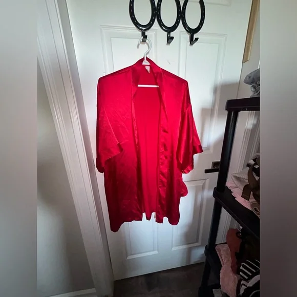 Victoria Secret silk Robe - Picture 2 of 5